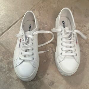 White platform tennis shoes